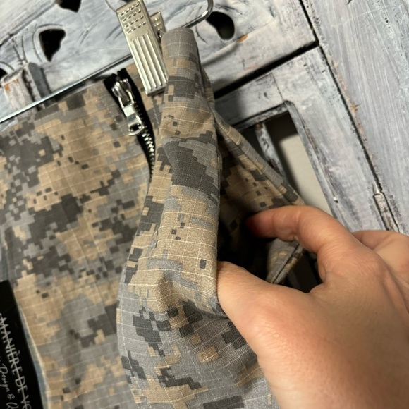 Manier De Voir Gray/Tan Digital Camo Mini Skirt Skort NWT - Picture 5 of 9